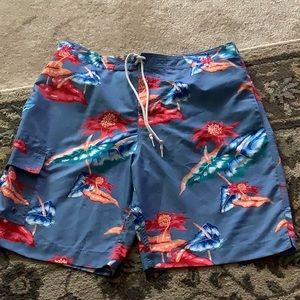 Chaps swim trunk floral blue red size Med in excellent shape 4 pockets